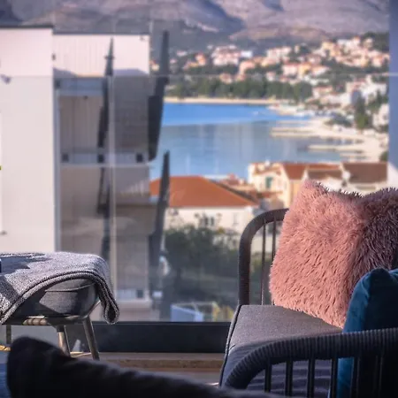 Apartment Navale With A Roof Terrace And A Heated Pool *