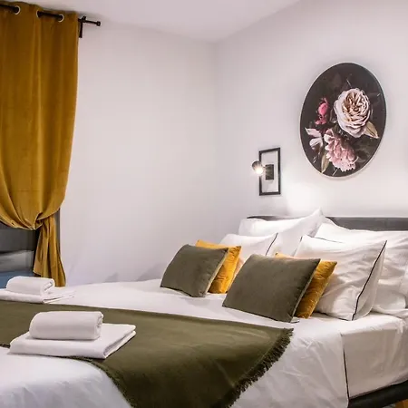 Navale With A Roof Terrace And A Heated Pool