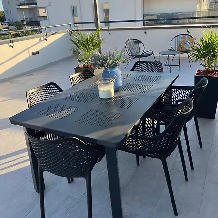 Lägenhet Navale With A Roof Terrace And A Heated Pool *