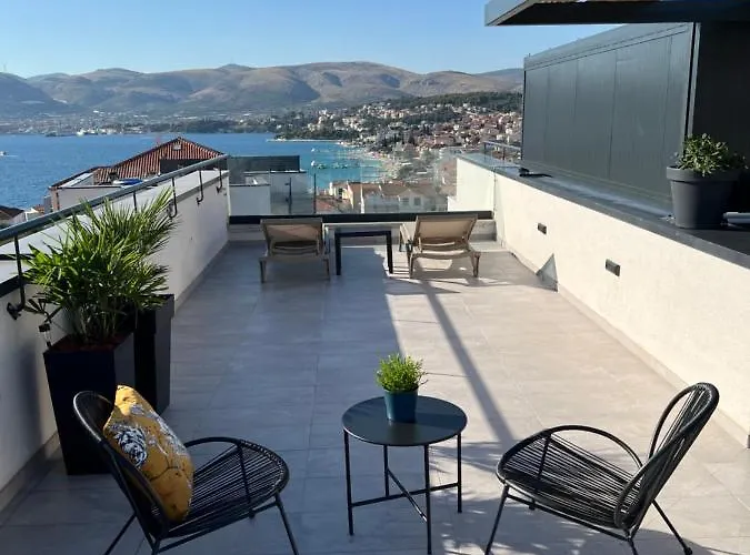 Navale With A Roof Terrace And A Heated Pool 公寓 *