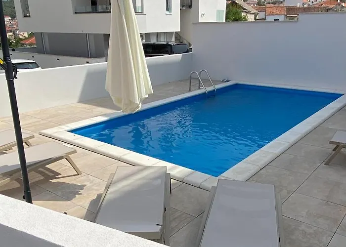 公寓 Navale With A Roof Terrace And A Heated Pool *