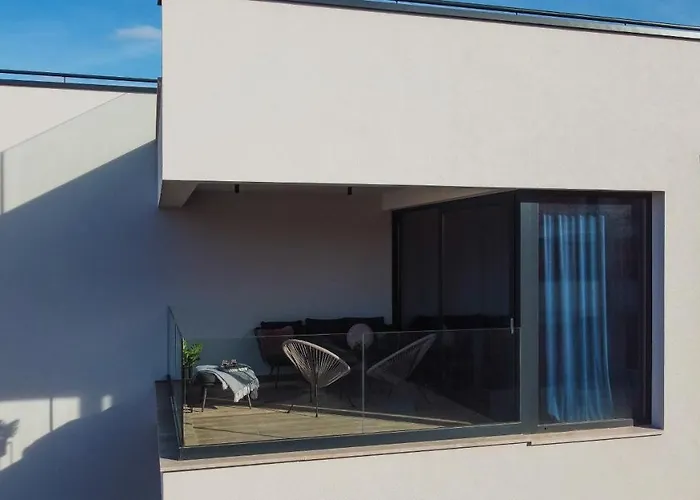 Navale With A Roof Terrace And A Heated Pool 公寓 特罗吉尔